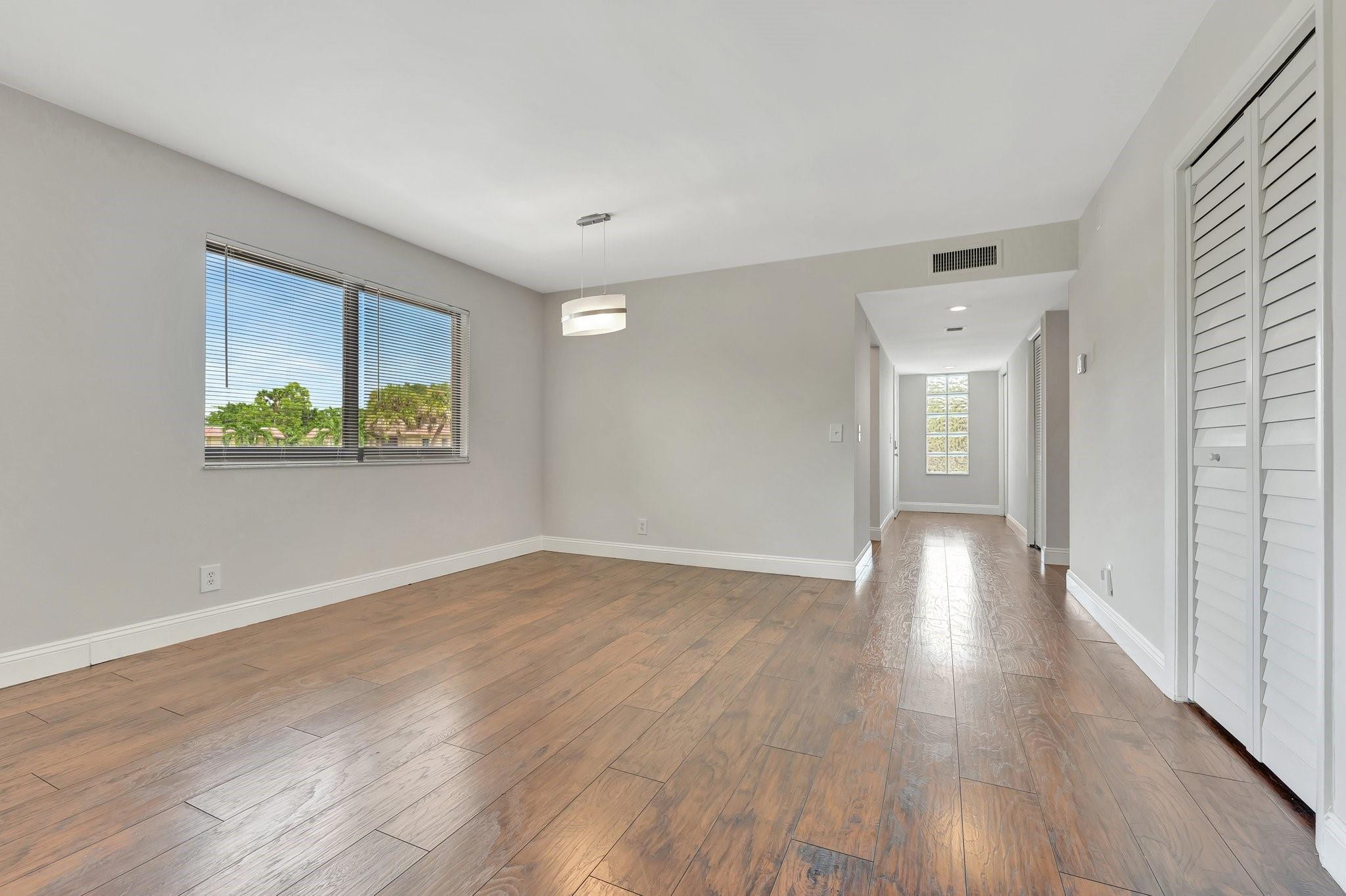 RACQUET CLUB GARDEN APTS - Residential