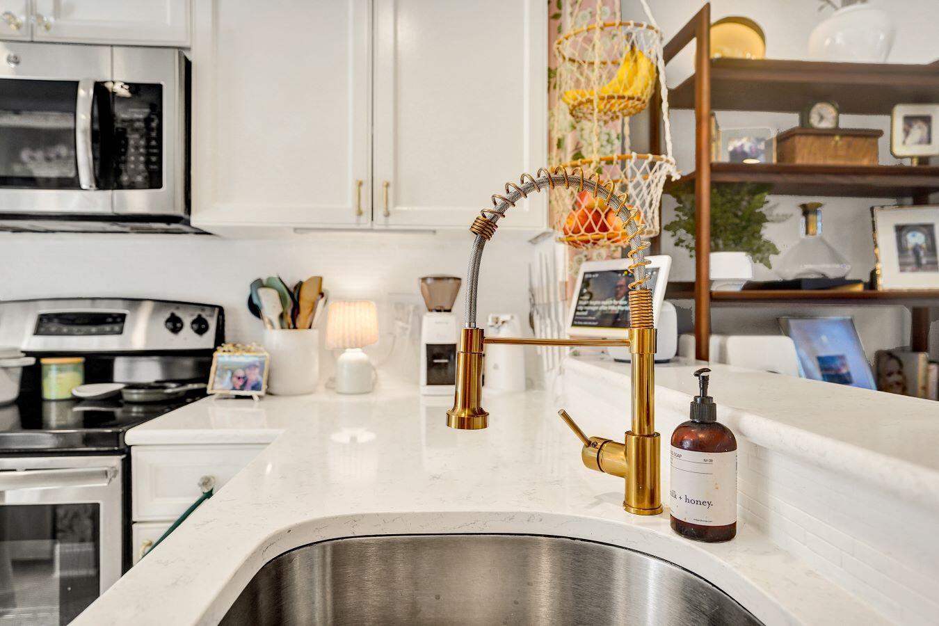 BAY REACH CONDO - Residential