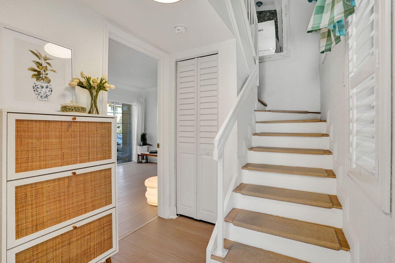 View photos, virtual tours, details... 1020 Lake Shore Drive 105