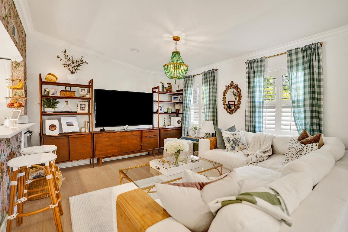 BAY REACH CONDO - Residential