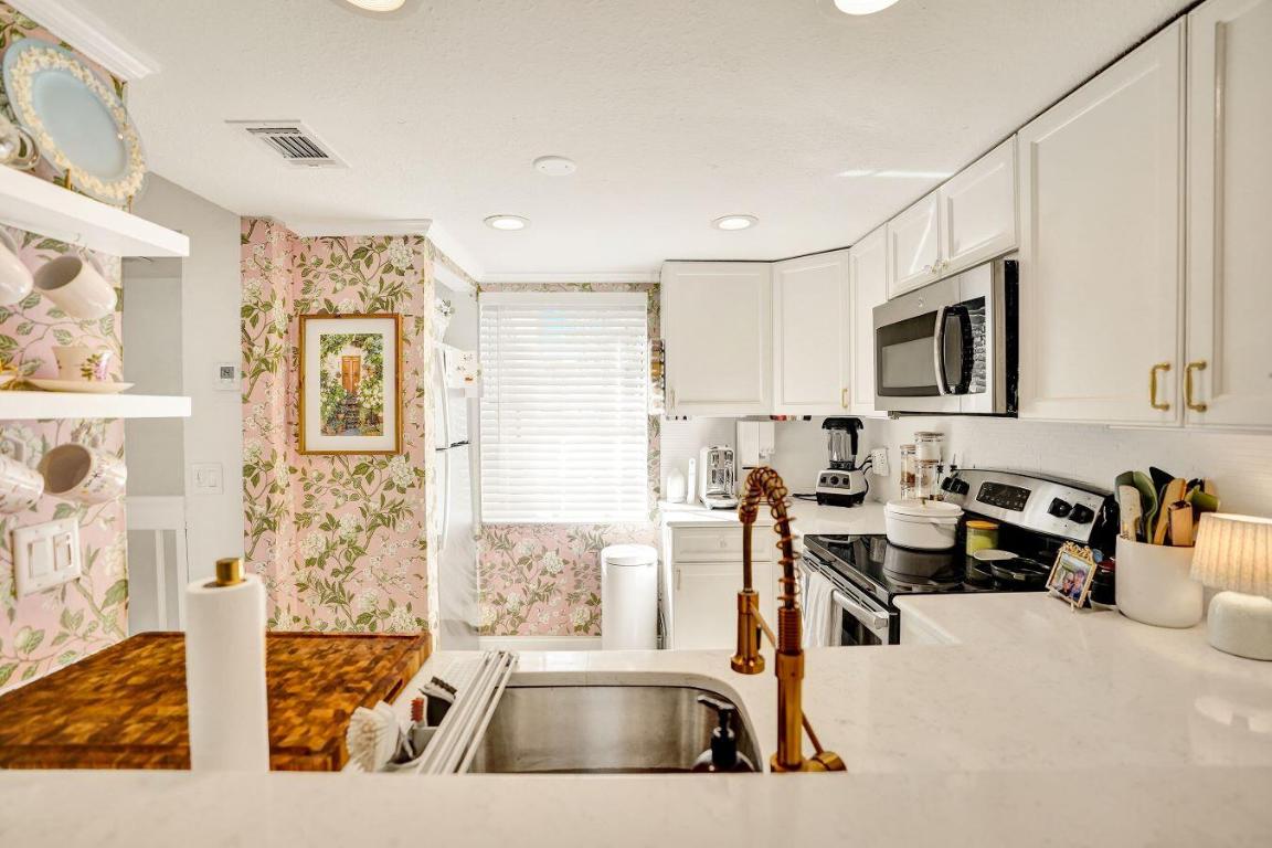 BAY REACH CONDO - Residential