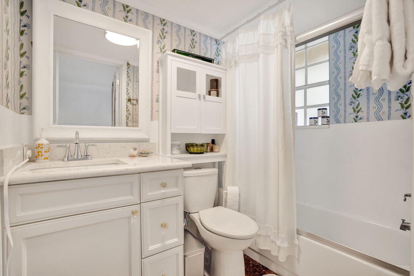 BAY REACH CONDO - Residential