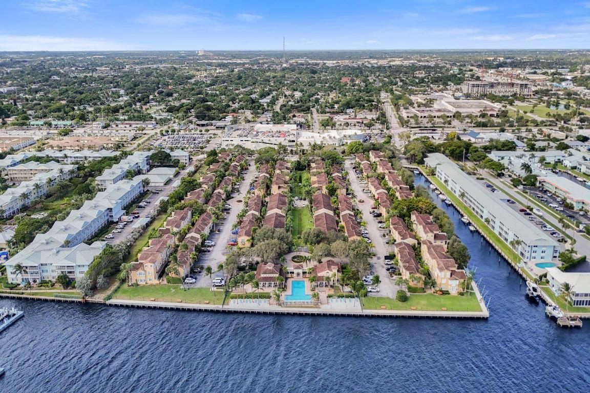 BAY REACH CONDO - Residential