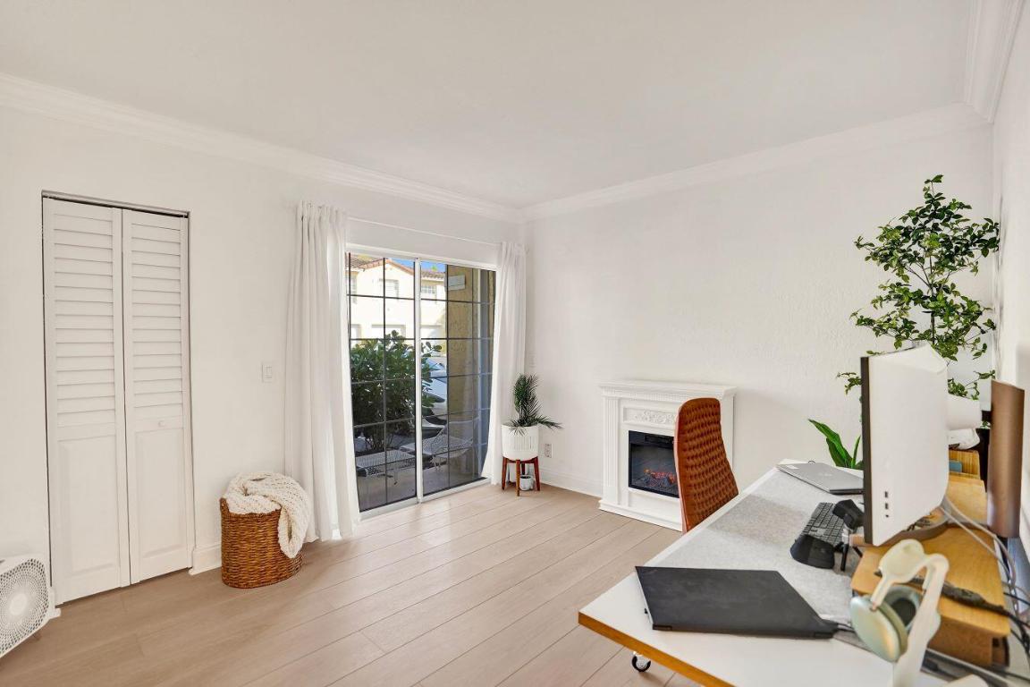 BAY REACH CONDO - Residential