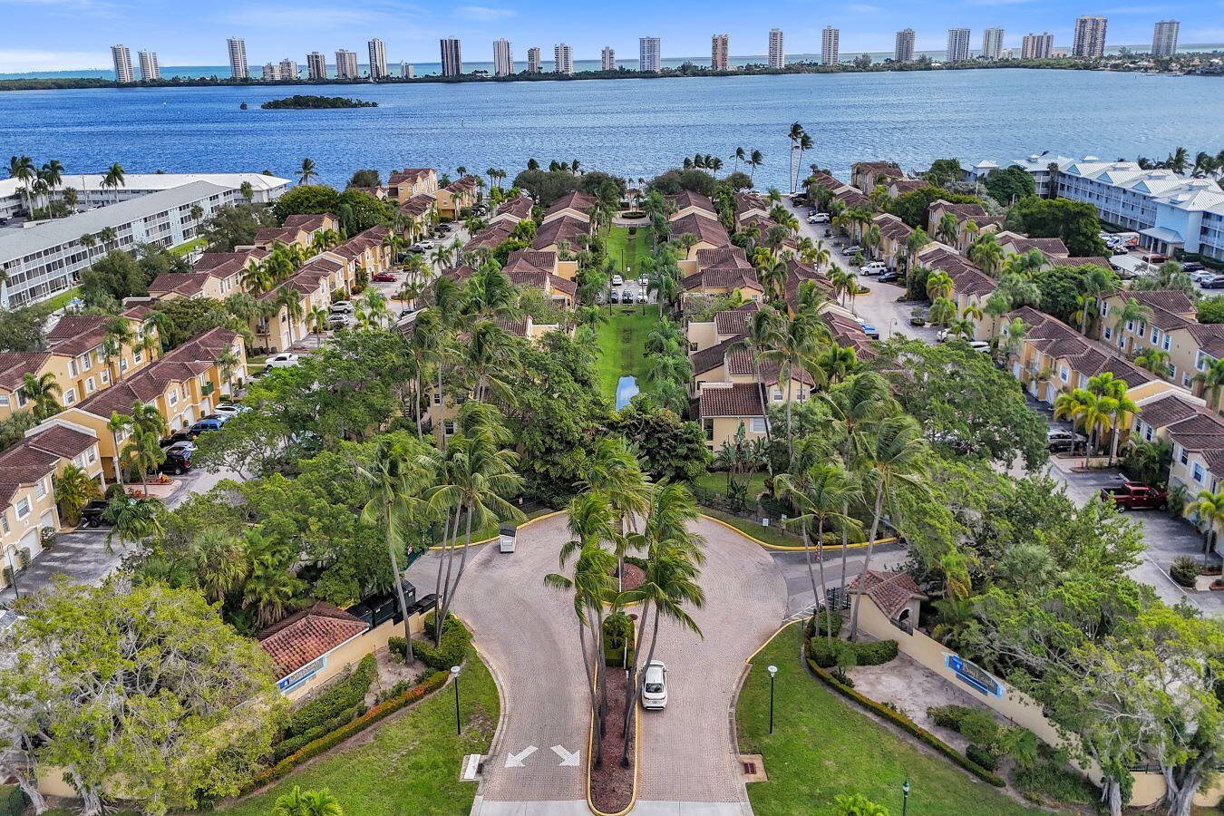 BAY REACH CONDO - Residential