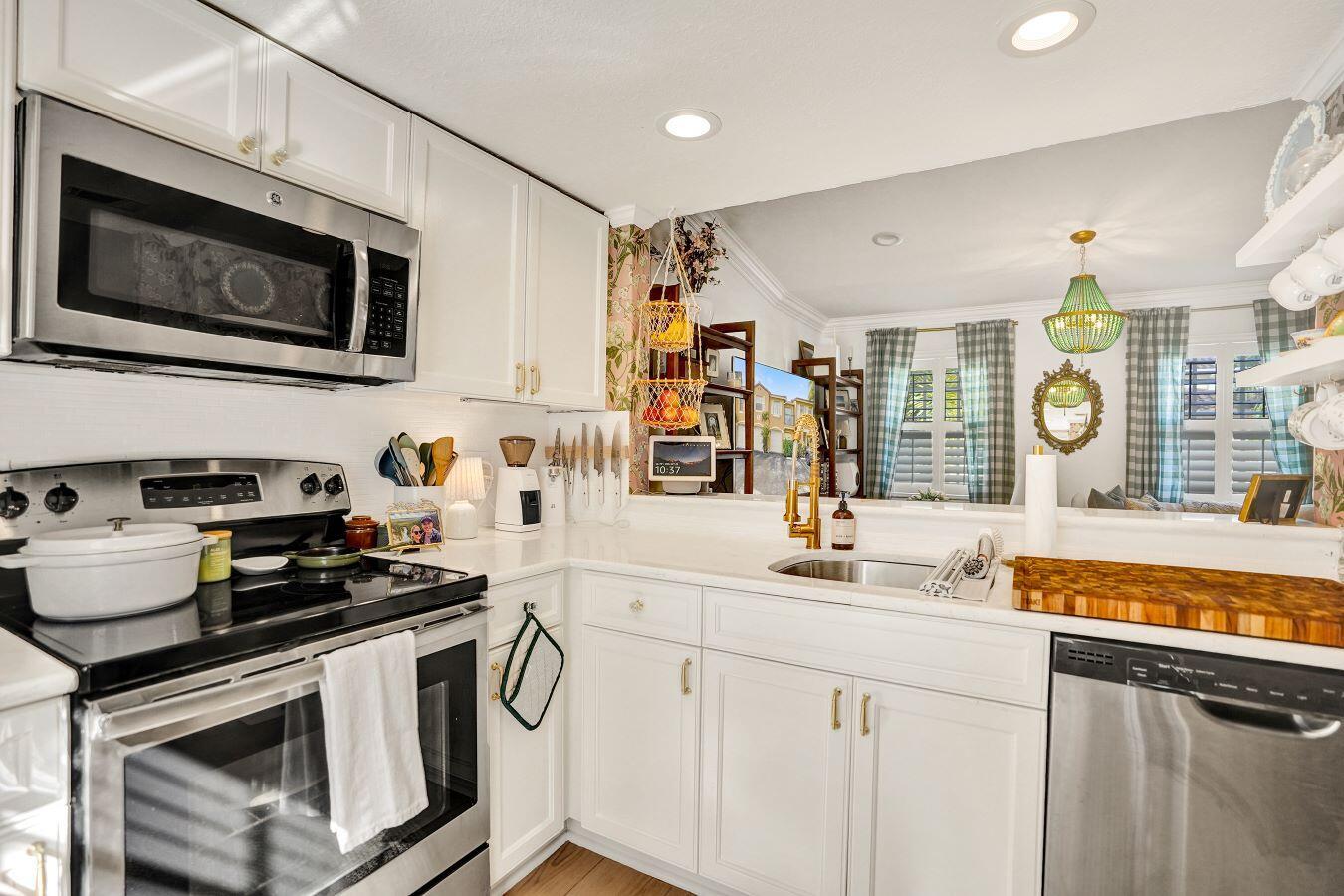 BAY REACH CONDO - Residential