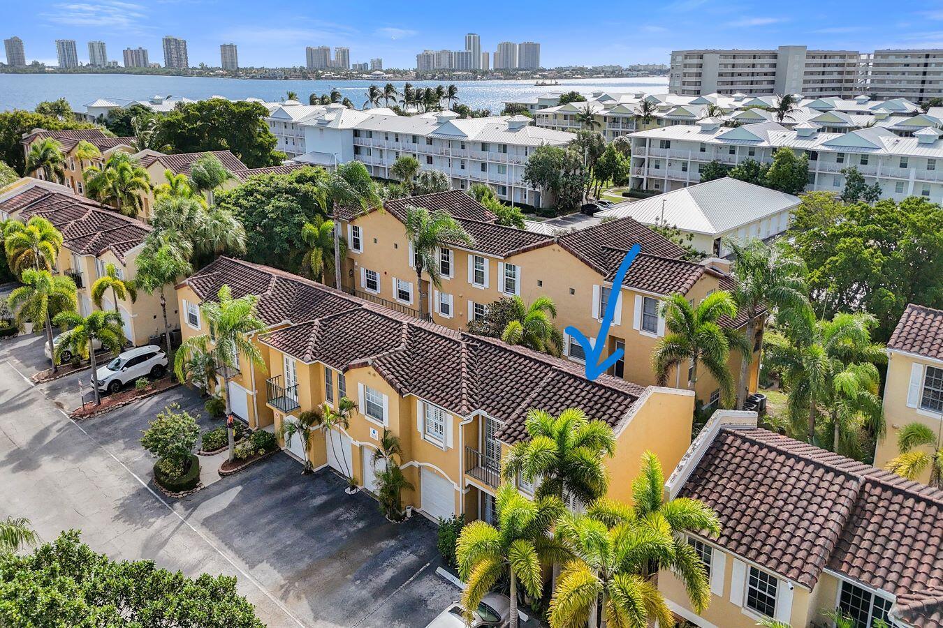 BAY REACH CONDO - Residential