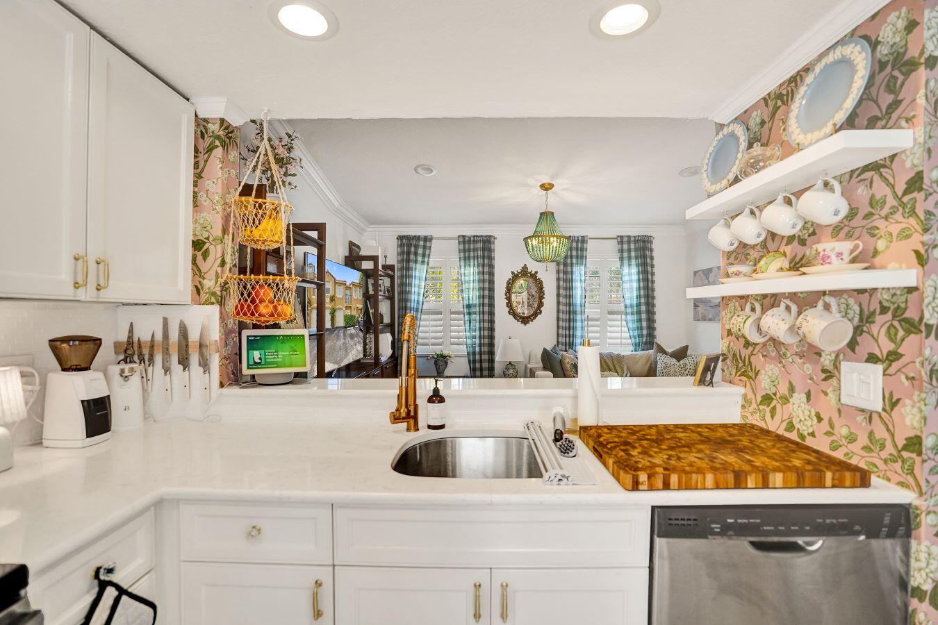 BAY REACH CONDO - Residential