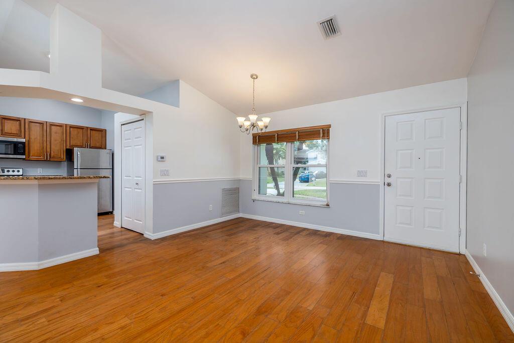 4365 SW Appleseed Road