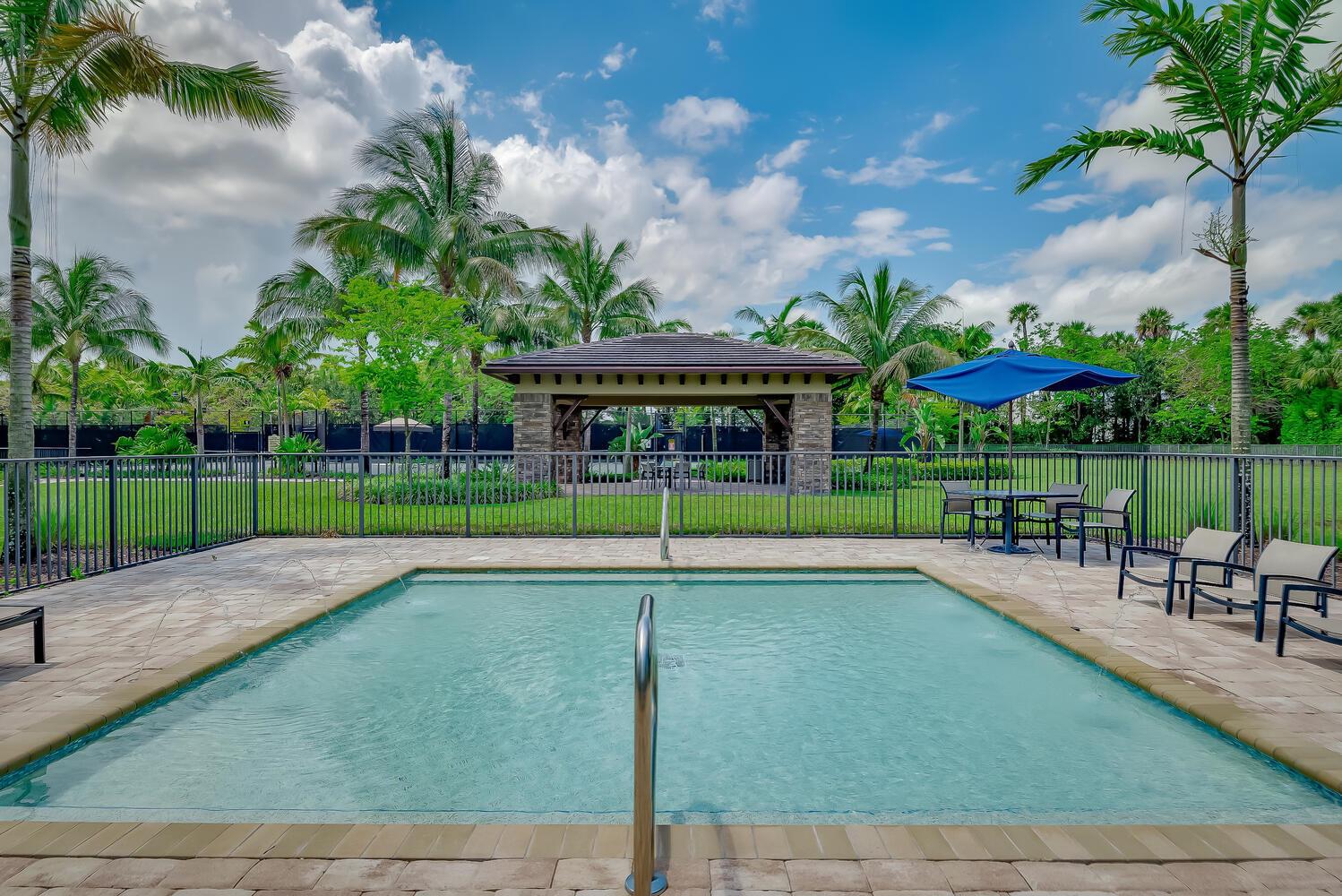 PALM MEADOWS ESTATES - Residential