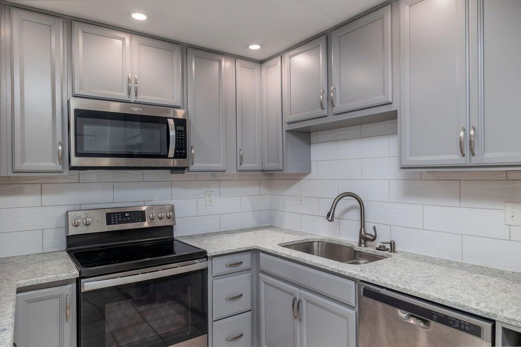 Photo of 1482 N Lawnwood Circle #32-A, Fort Pierce, FL 34950 (MLS # R11010626)