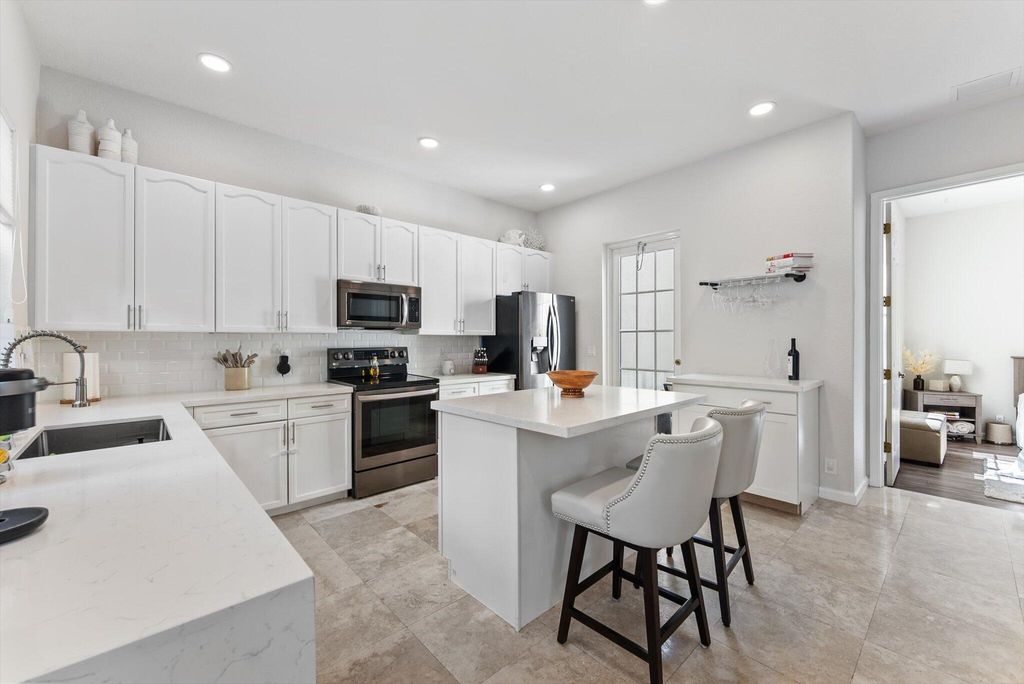 Photo of 2519 NW 4th Court, Boynton Beach, FL 33426 (MLS # R10962947)