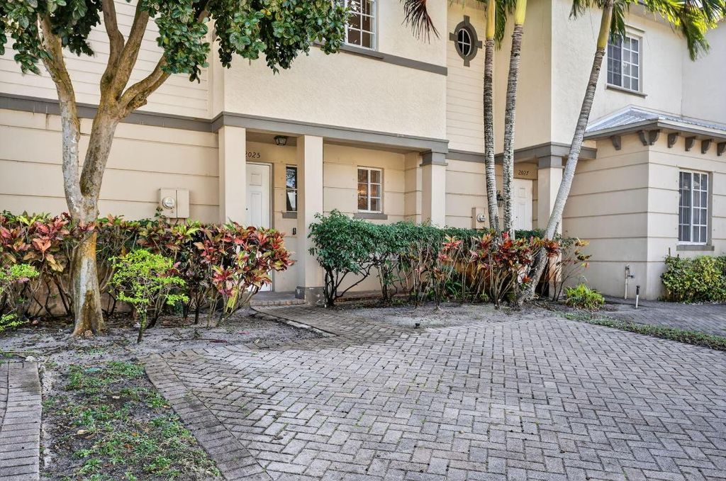 Photo of 2025 Island Dr, Riviera Beach, FL 33404 (MLS # R11156293)