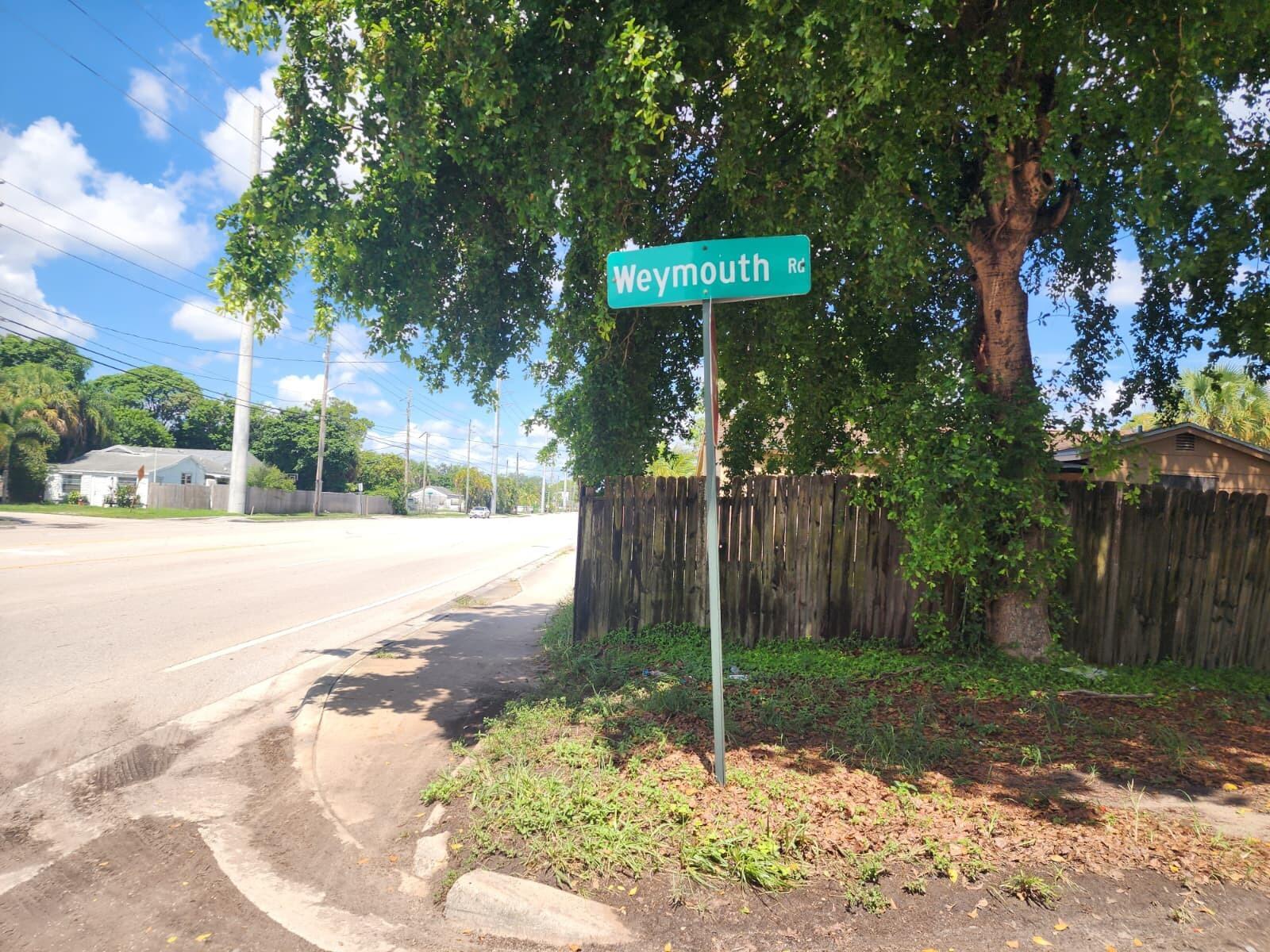 Thinking about building? Here is your opportunity. .49 Acres lot ready to build your Single Family or Duplex. Close to everything, Publix, I-95, Turnpike and your favorite stores.