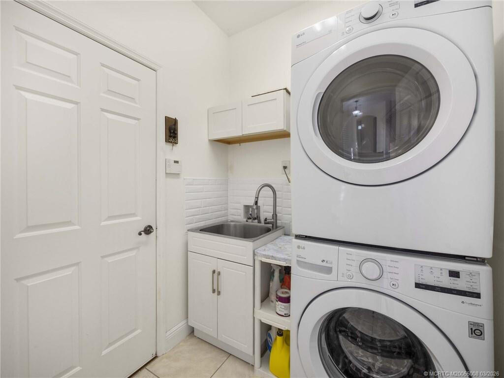 Hammock Lakes Ph I - Residential Lease