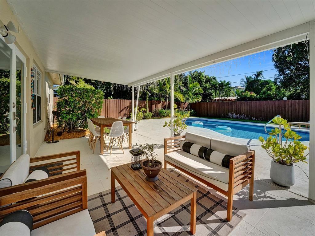 HOLLYWOOD HILLS - Residential Lease