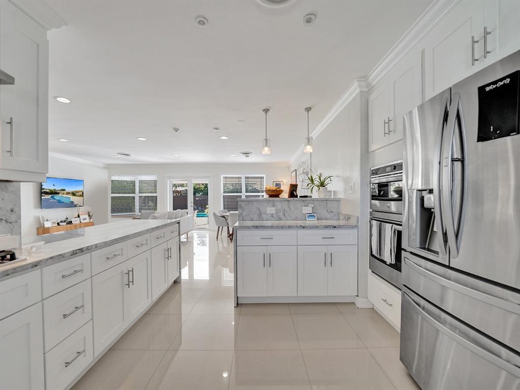 HOLLYWOOD HILLS - Residential Lease