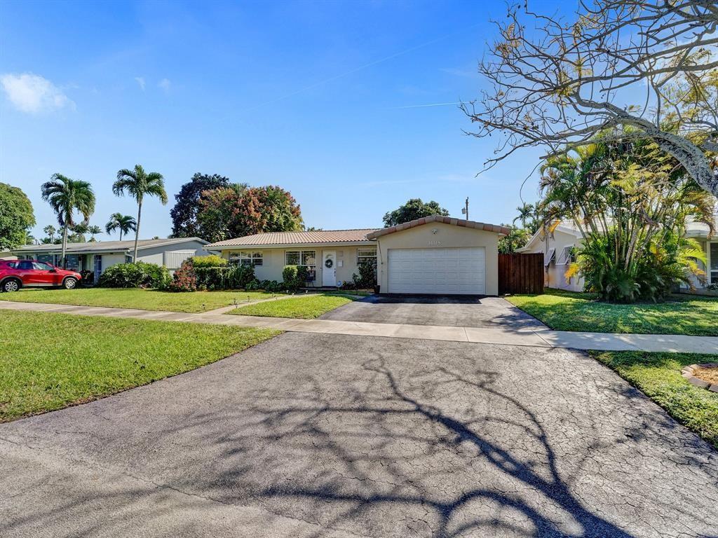 HOLLYWOOD HILLS - Residential Lease