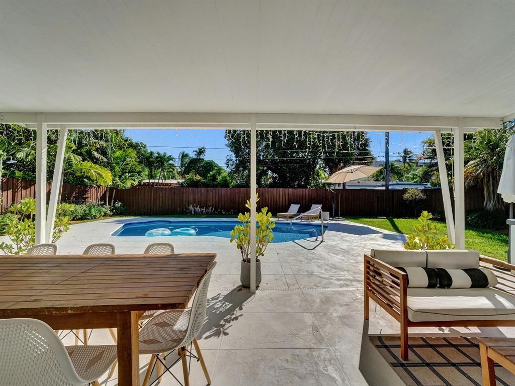 HOLLYWOOD HILLS - Residential Lease