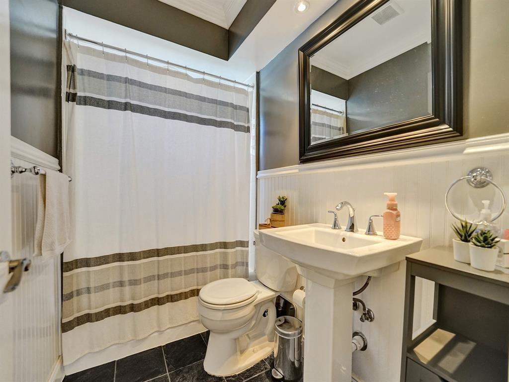 HOLLYWOOD HILLS - Residential Lease