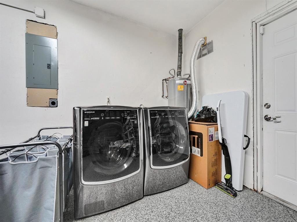 HOLLYWOOD HILLS - Residential Lease