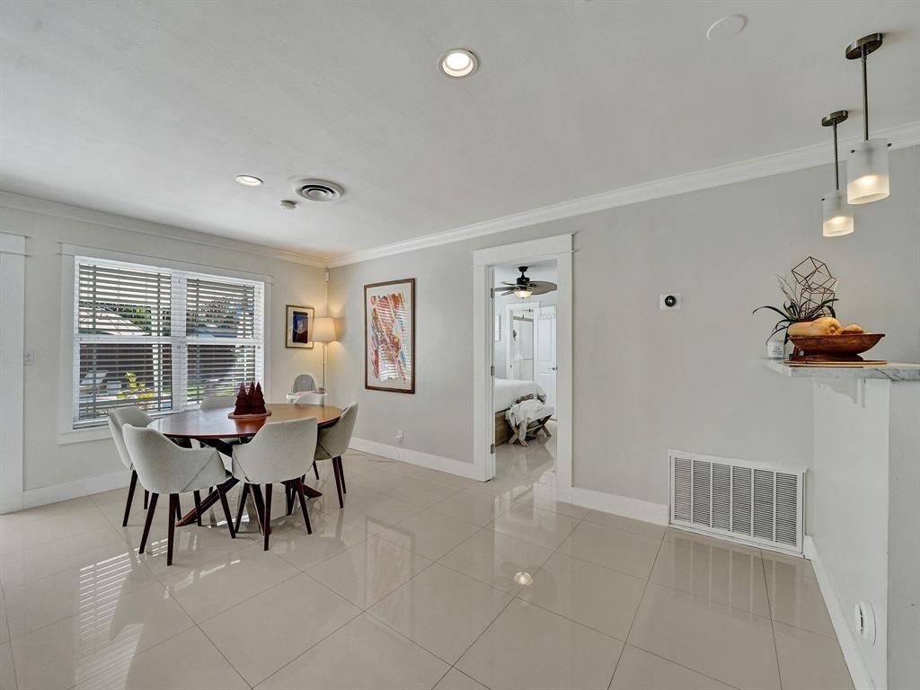 HOLLYWOOD HILLS - Residential Lease