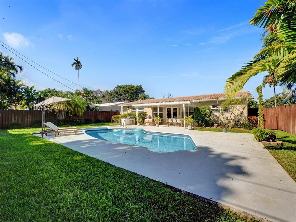 HOLLYWOOD HILLS - Residential Lease