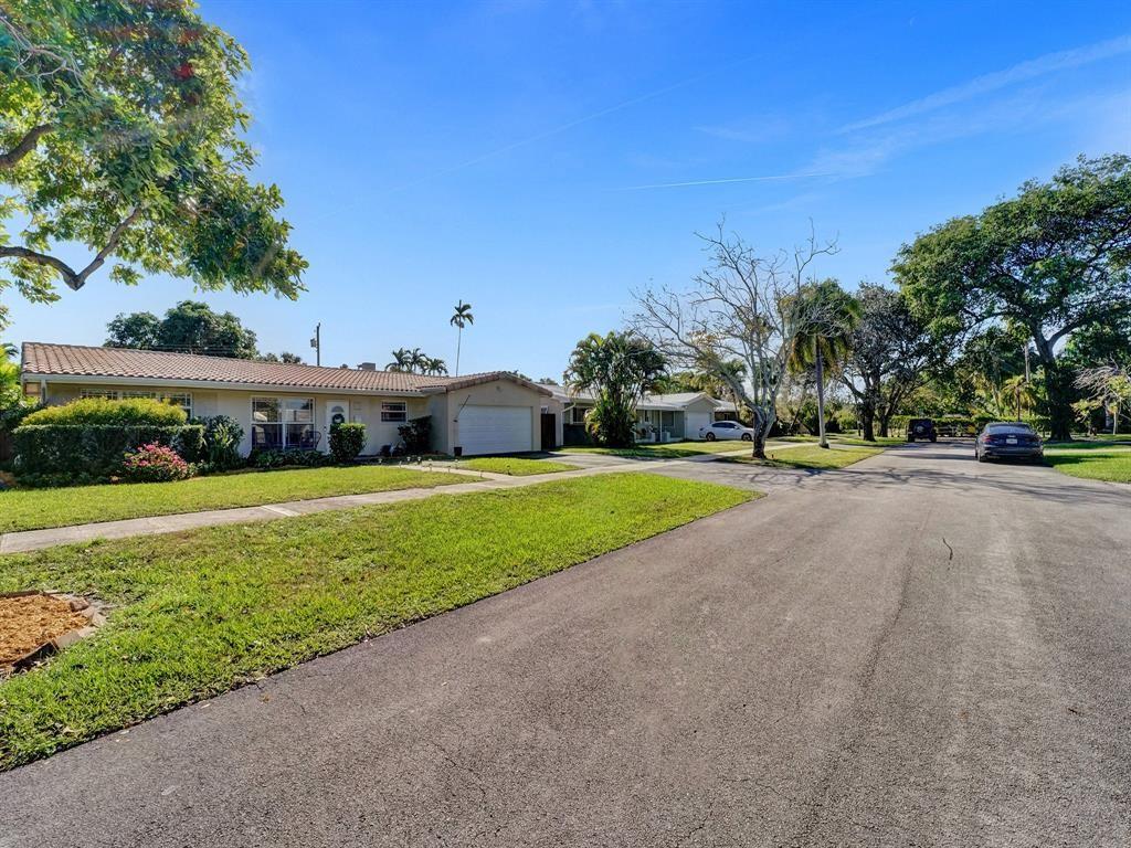 HOLLYWOOD HILLS - Residential Lease