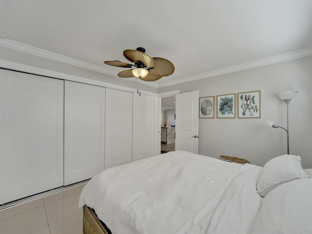 HOLLYWOOD HILLS - Residential Lease