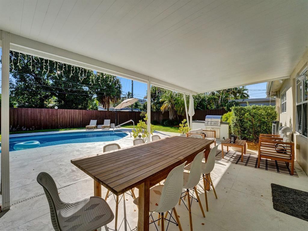 HOLLYWOOD HILLS - Residential Lease