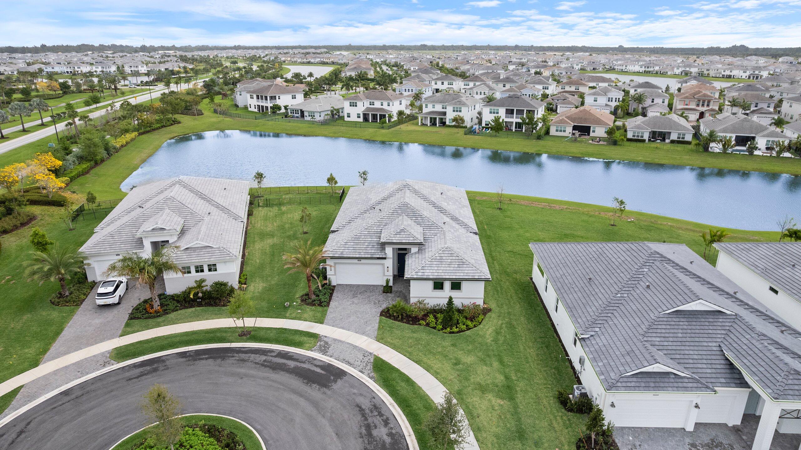 CRESSWIND PALM BEACH - Residential