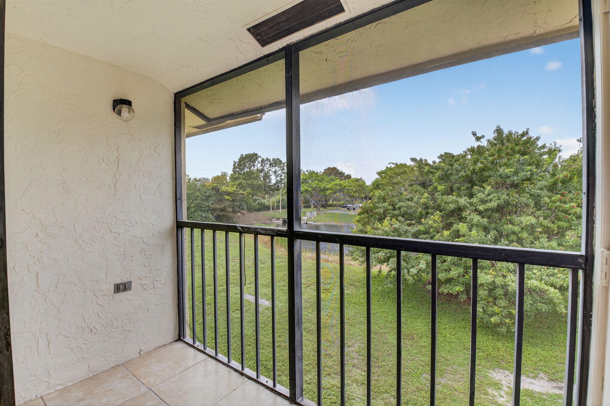 21943 REMSEN Terrace 207
