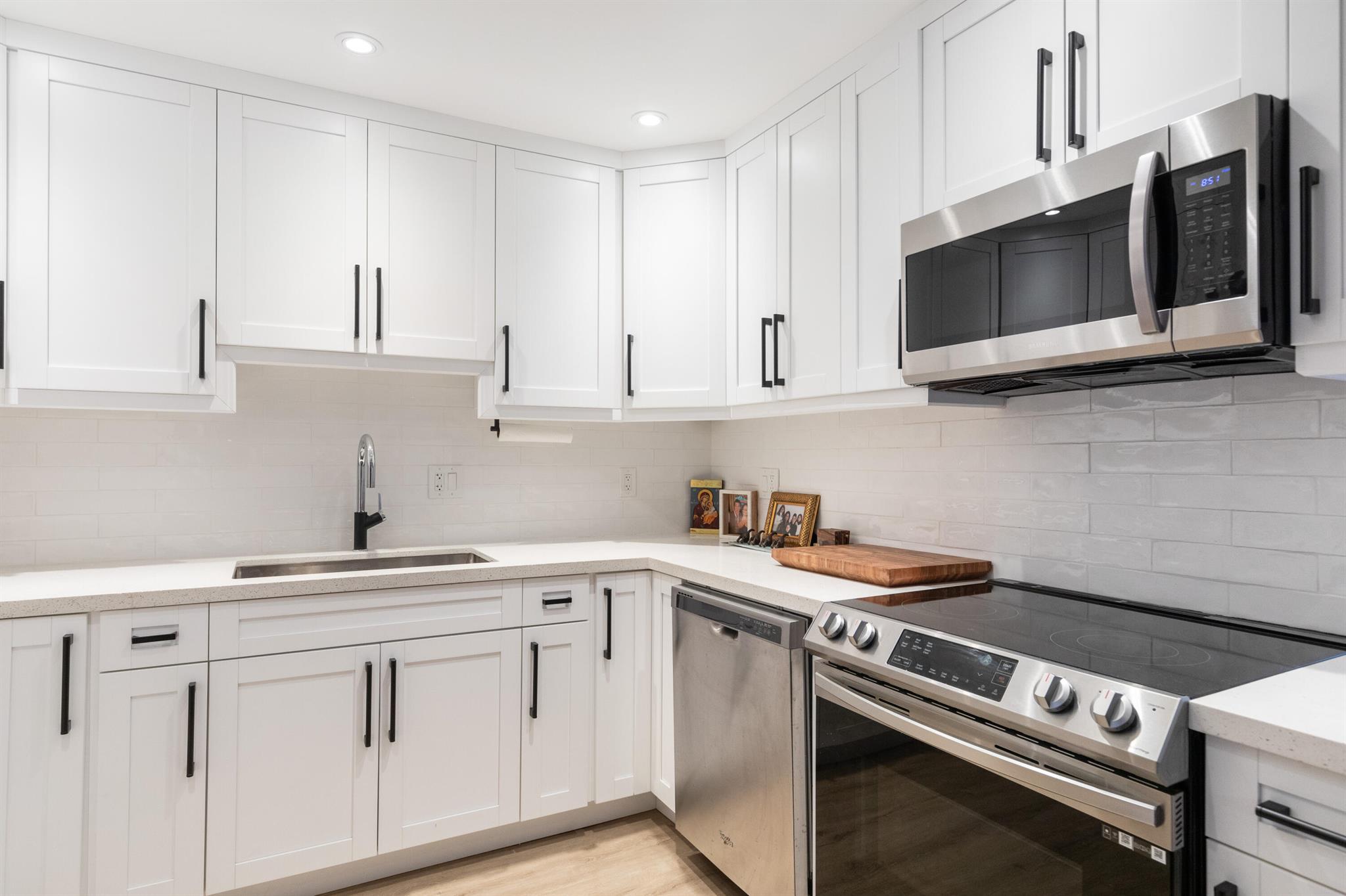 Bay Colony Club - Residential Lease