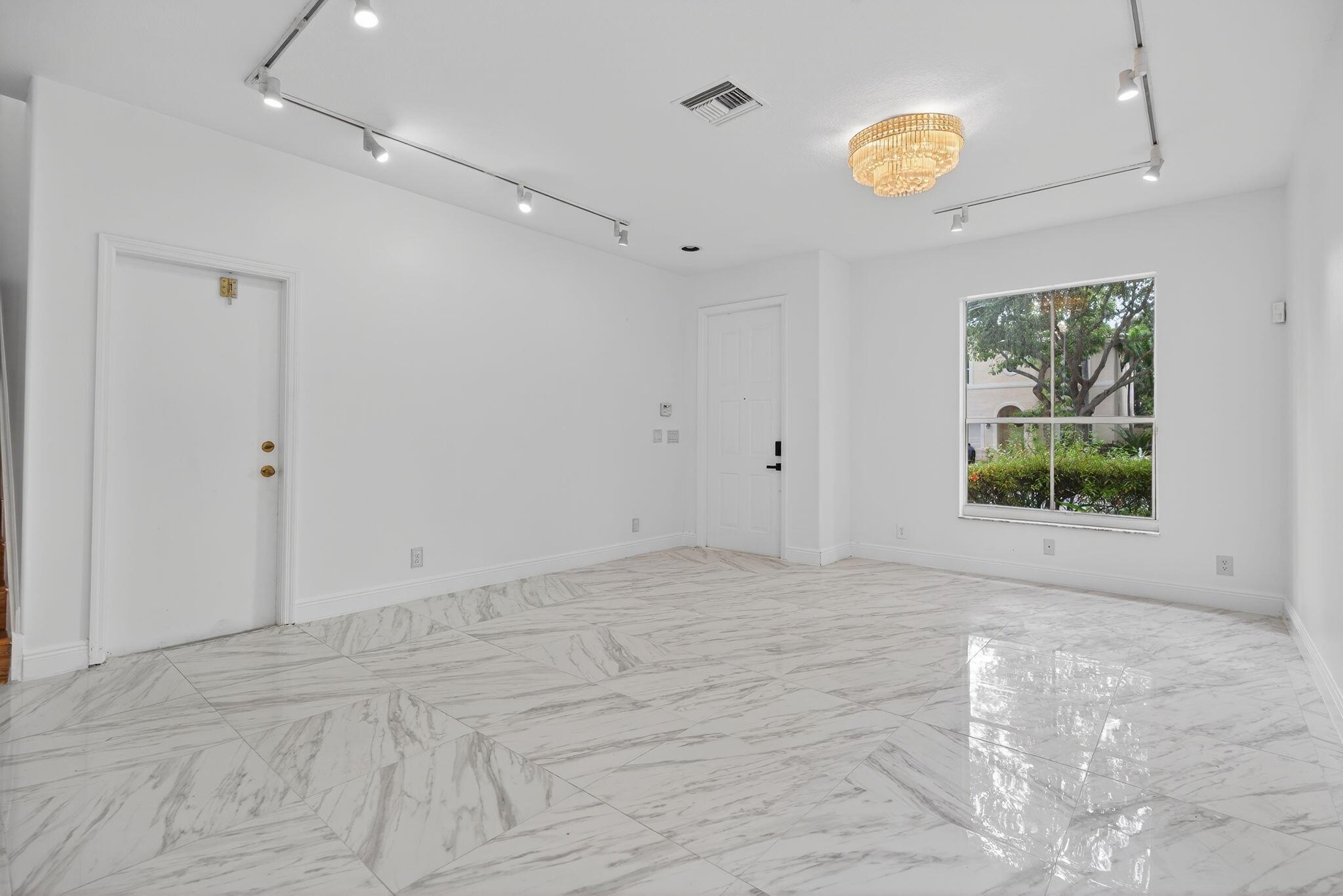 4083 Lake Tahoe Circle
