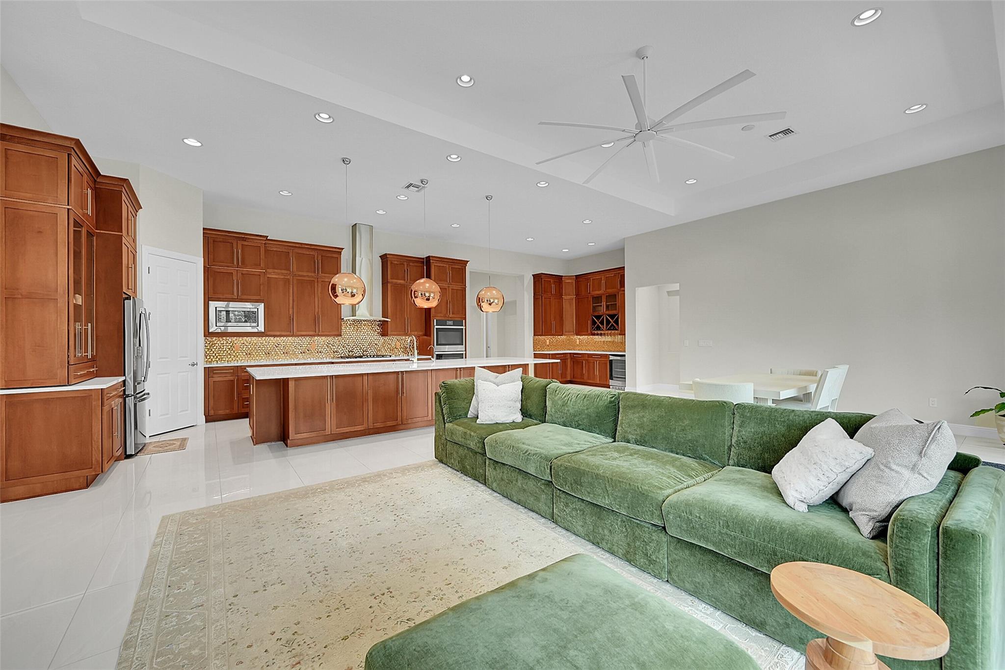 Parkland Royale 182-60 B - Residential