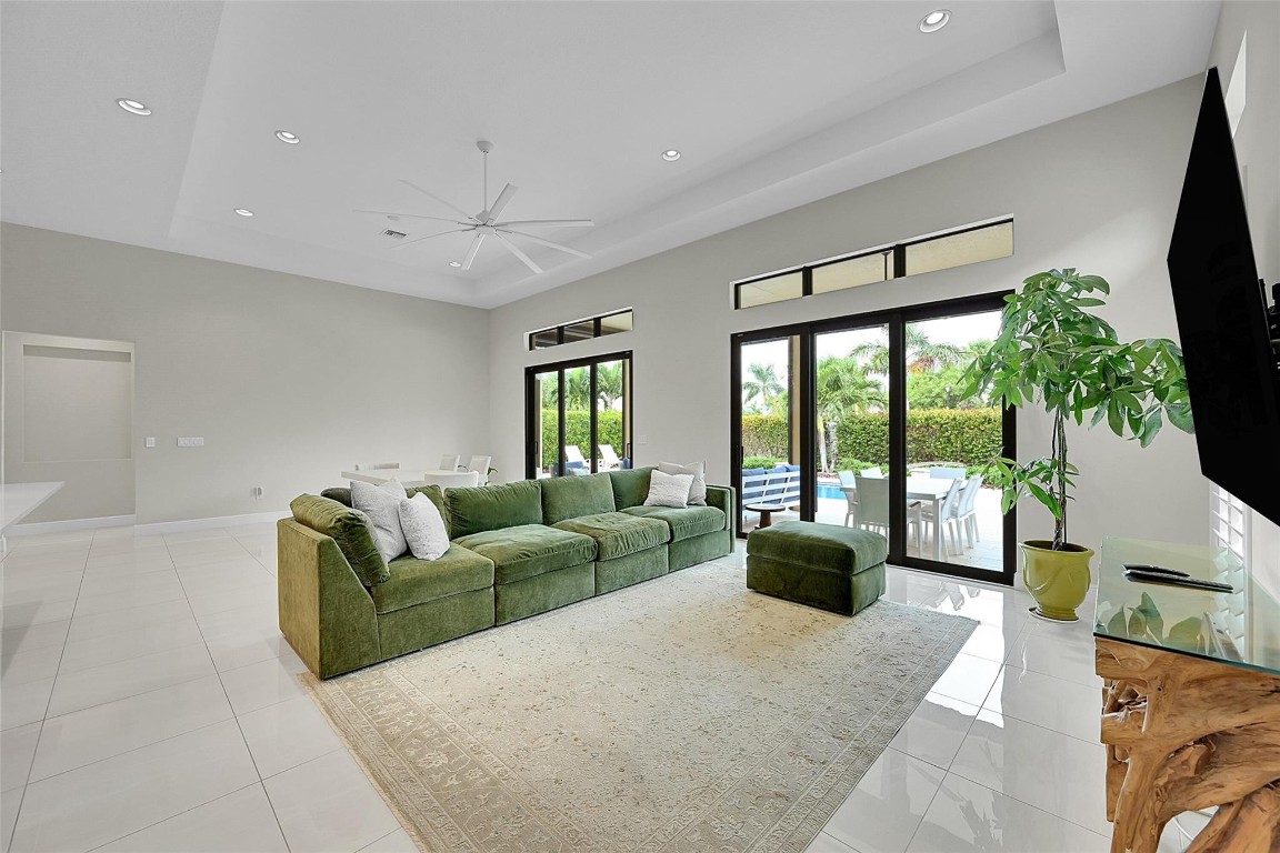 Parkland Royale 182-60 B - Residential