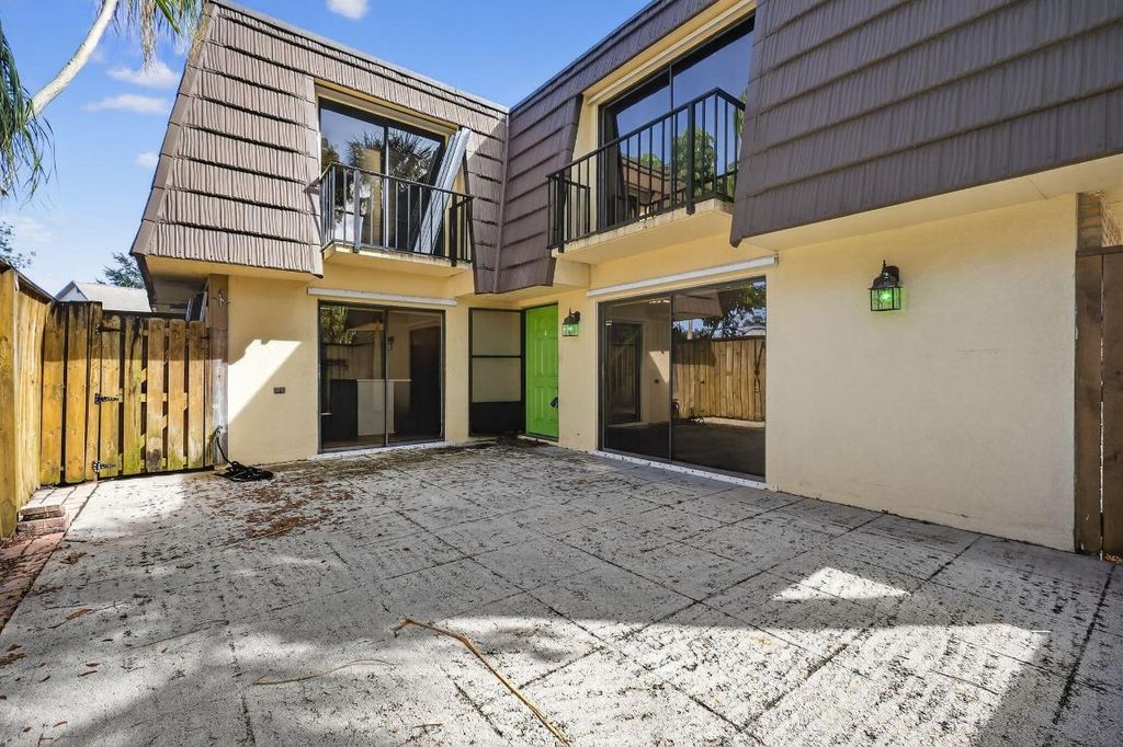 Photo of 310 3rd Court, Palm Beach Gardens, FL 33410 (MLS # R11157481)