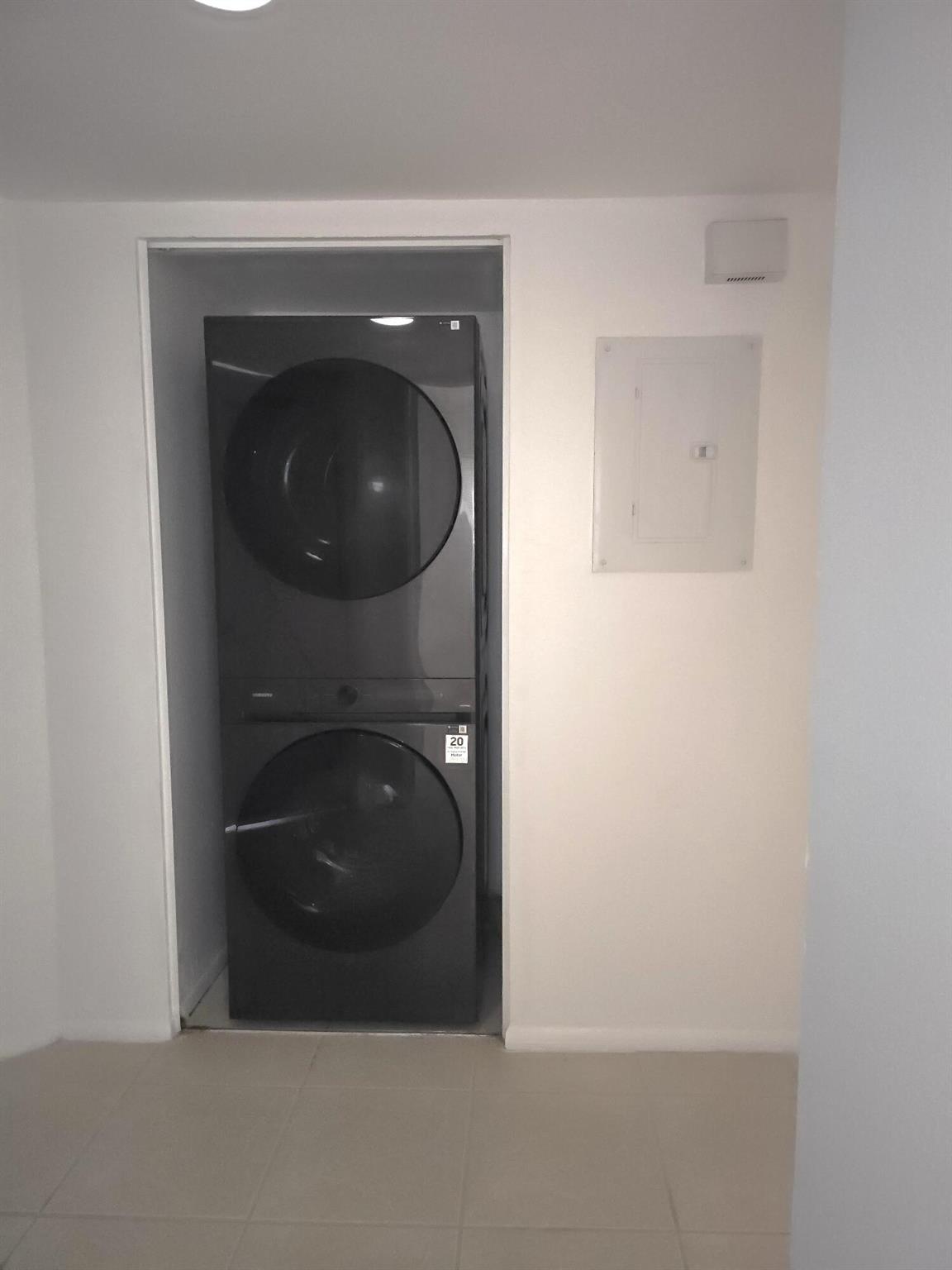 MIDPORT PLACE I, A CONDOM - Residential Lease
