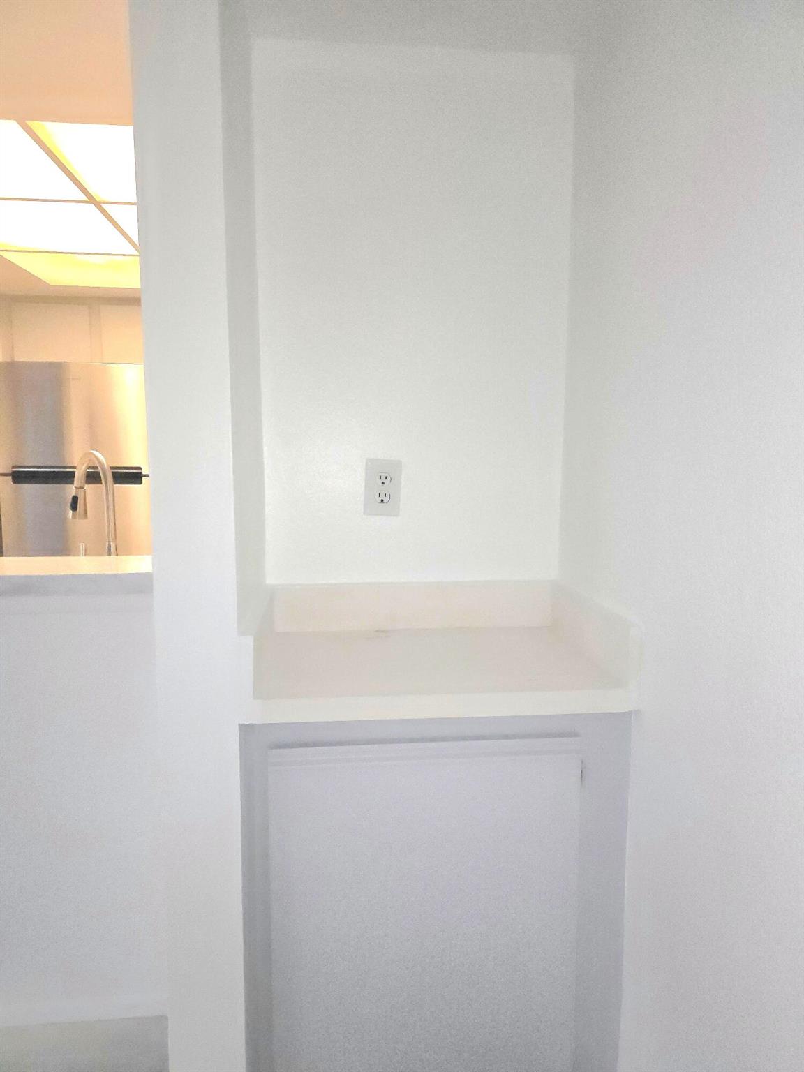 MIDPORT PLACE I, A CONDOM - Residential Lease