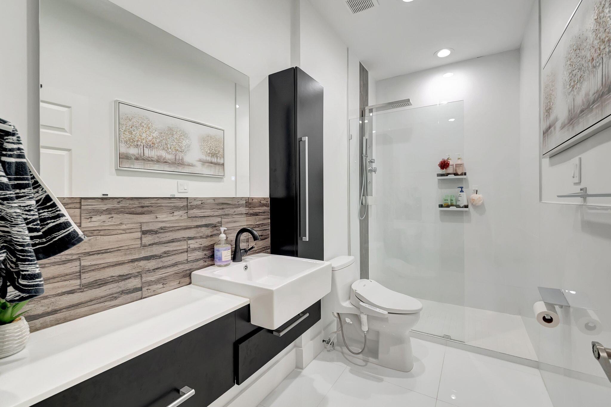 BOCA GREENS - Residential