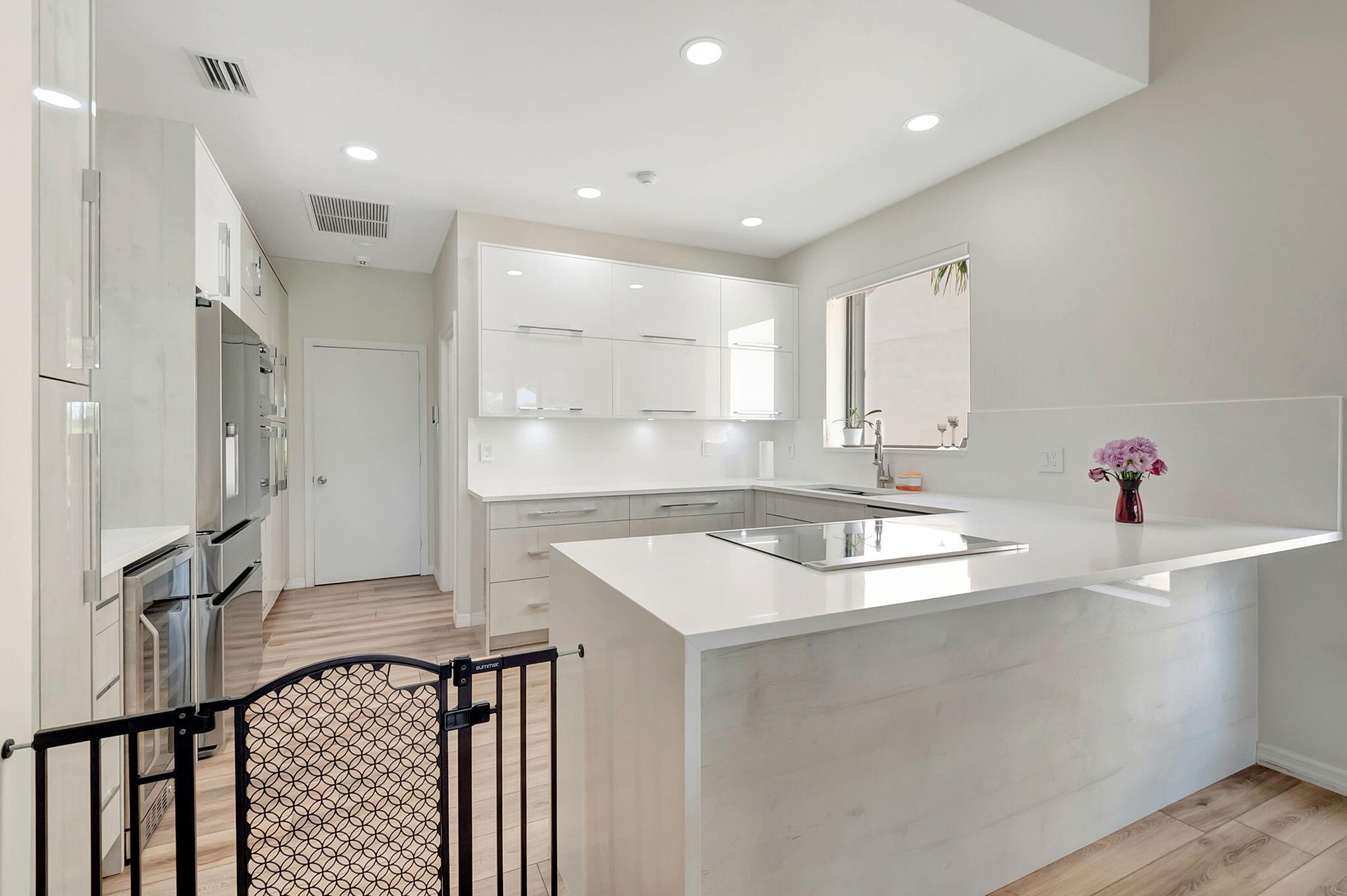 BOCA GREENS - Residential