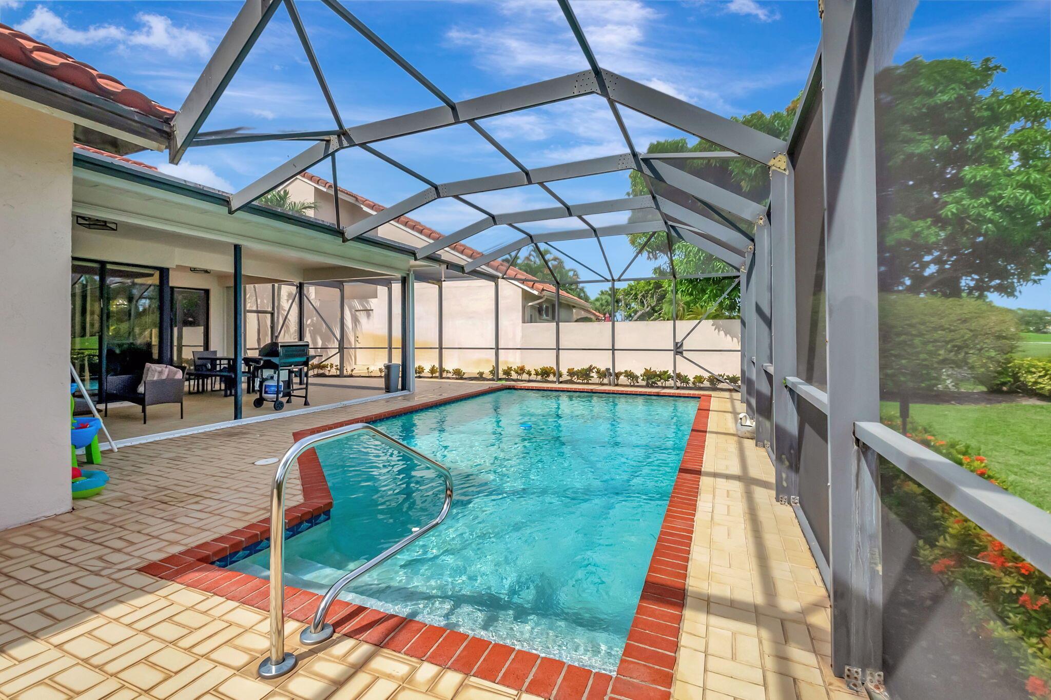 BOCA GREENS - Residential