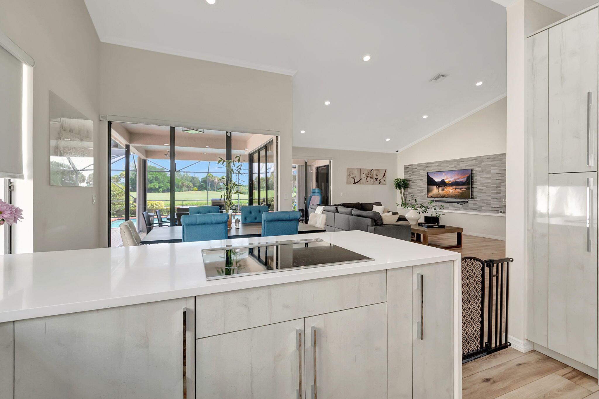 BOCA GREENS - Residential