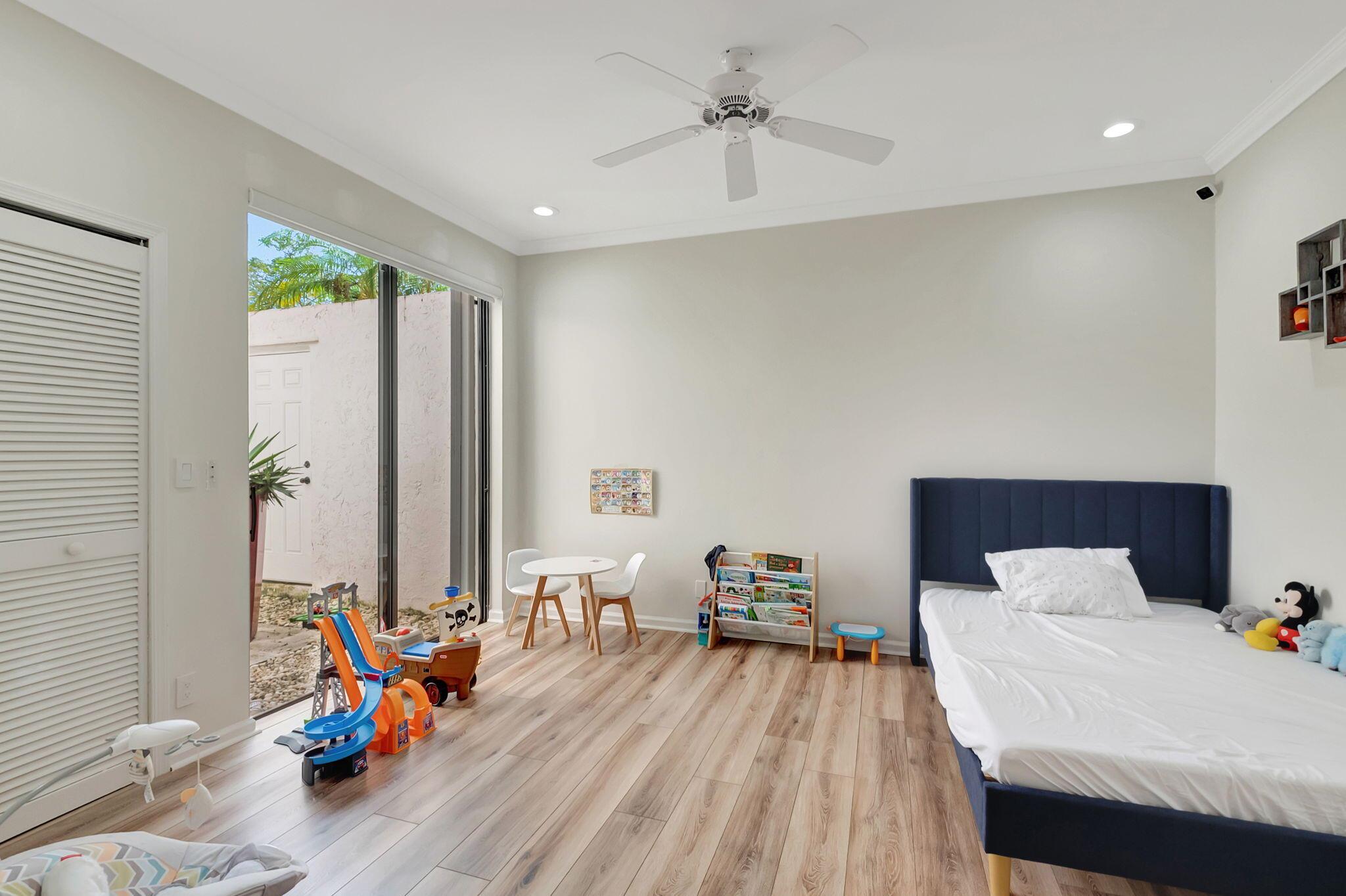 BOCA GREENS - Residential