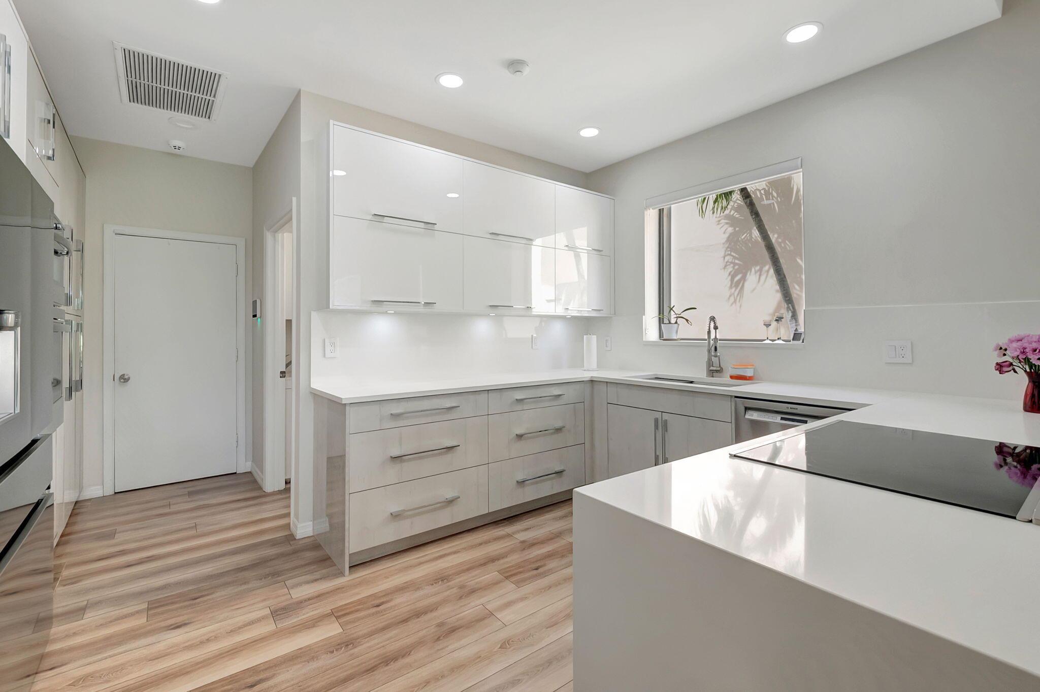 BOCA GREENS - Residential