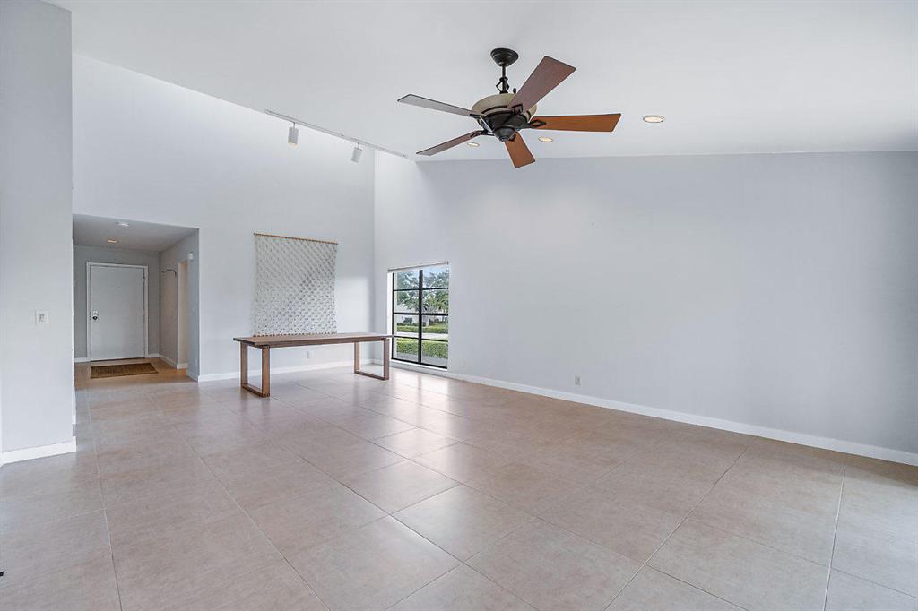 EASTGATE AT HUNTERS RUN CONDO - Residential