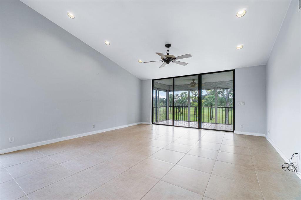 EASTGATE AT HUNTERS RUN CONDO - Residential