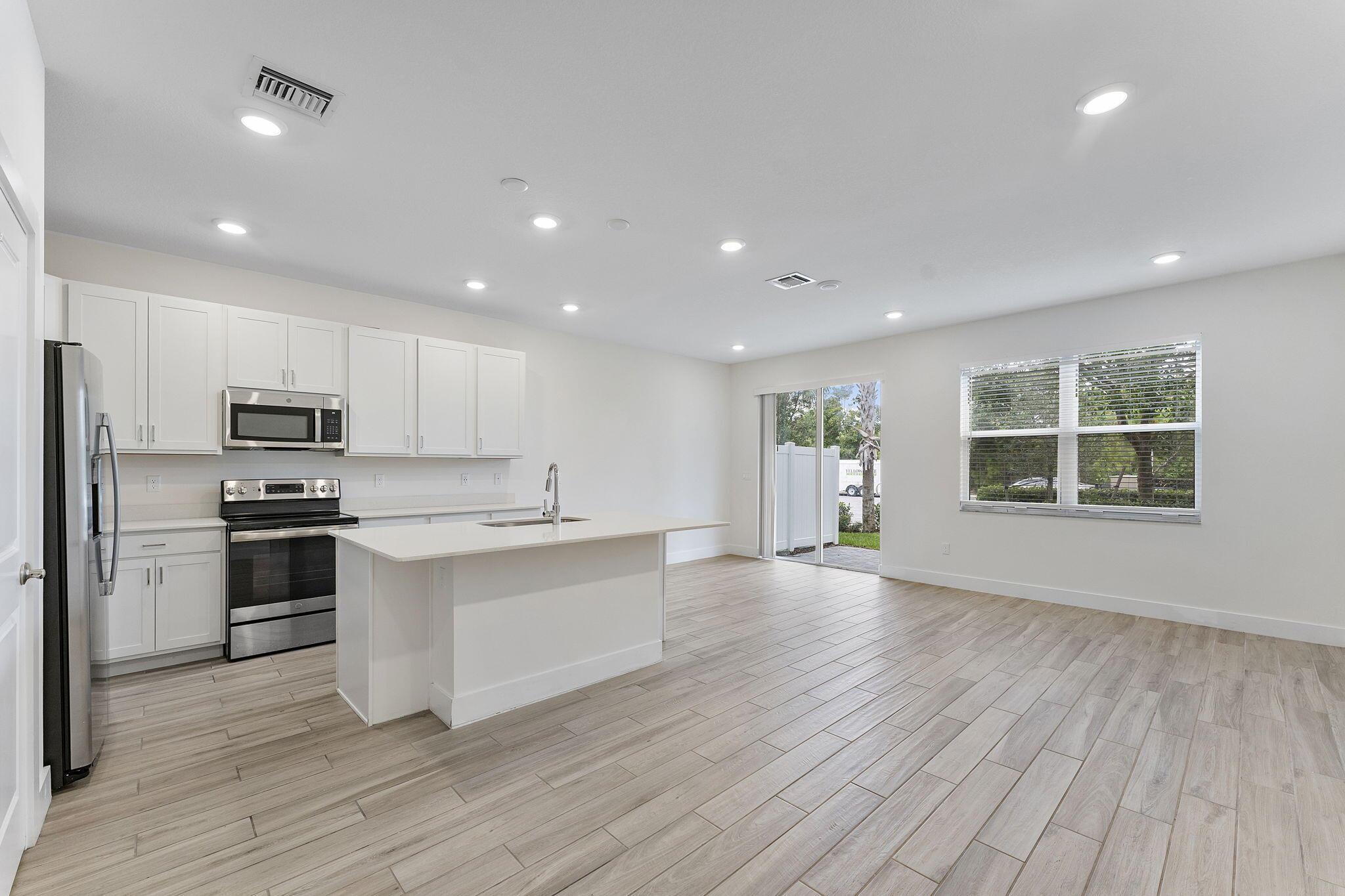 NEW AVONLEA 1ST - Residential