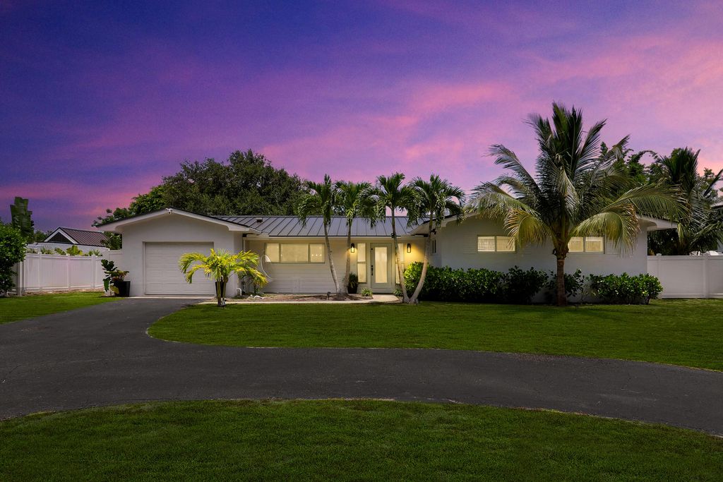 Photo of 19820 N Riverside Drive, Jupiter, FL 33469 (MLS # R11002608)