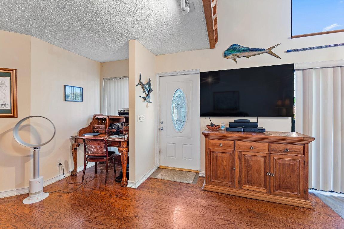 SEA LOFTERS CONDO - Residential Lease